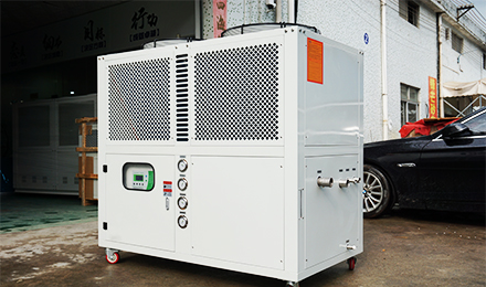 影響螺桿式冷水機(jī)部件使用壽命原因是什么？